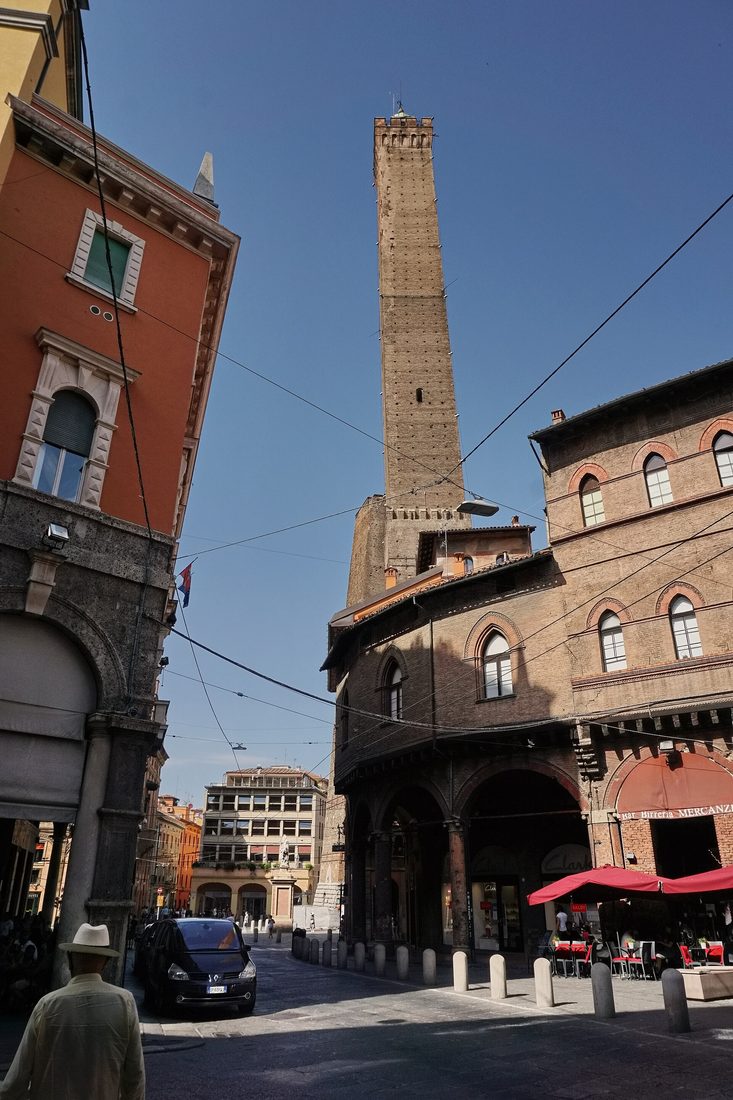 Bologna airport (BLQ) and the Motor Valley