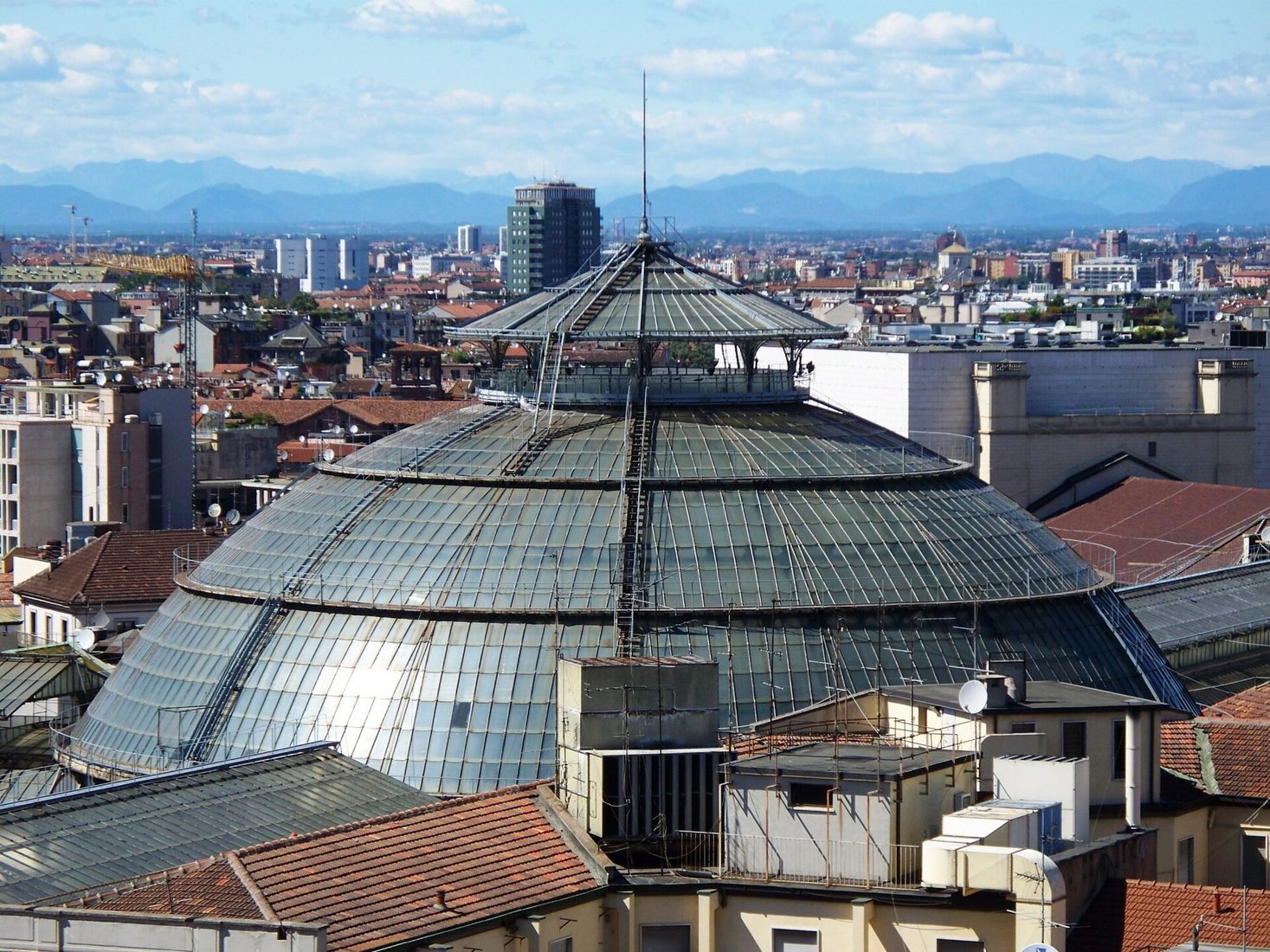Serravalle Designer Outlet from Milan: a chauffeured shopping day
